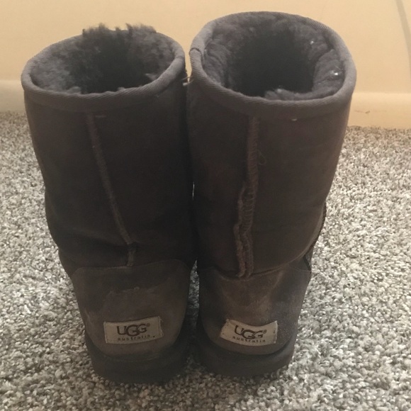 UGG Woman’s Short Boots Size 8 - Picture 4 of 8